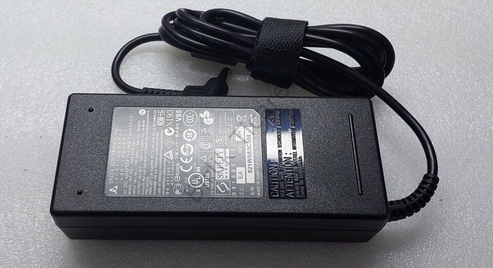Casper Adaptör 19V 4.74A 90W Standart Uç