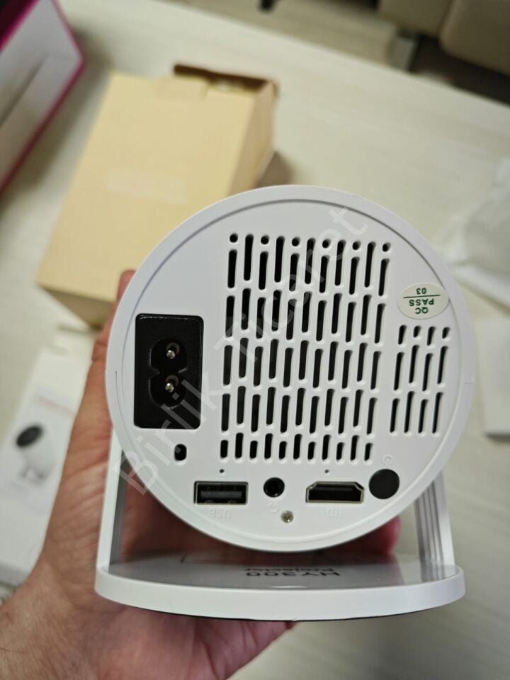 PROJEKSİYON CİHAZI 1280x720 Piksel HD 1800 Lümen HDMI